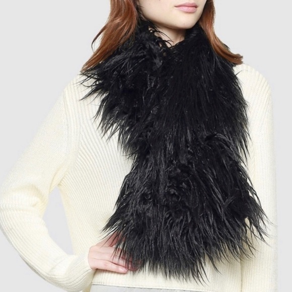 Fluffy Black Faux Ostrich Scarf -Boutique-NWT - Picture 1 of 3